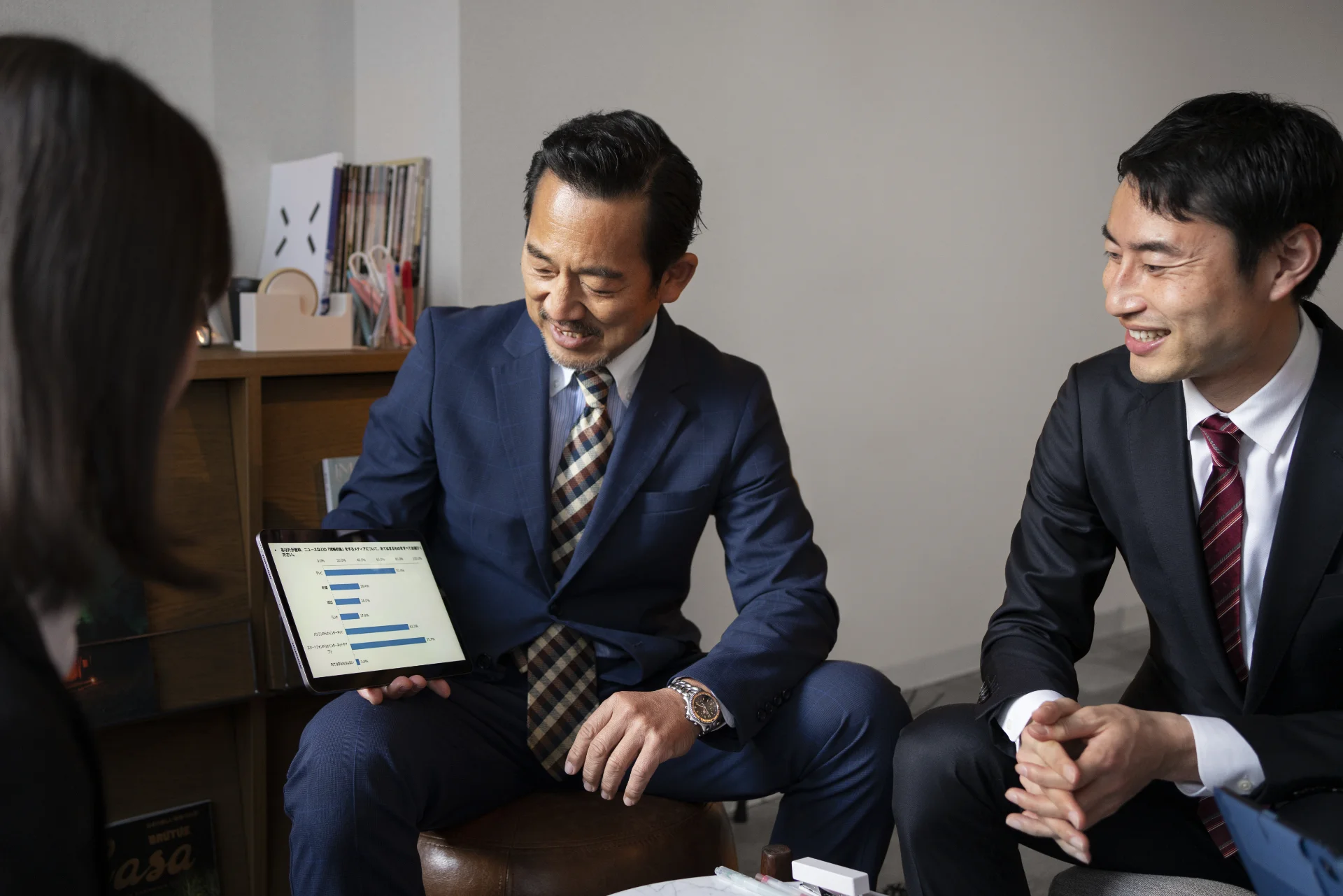 Ehp team bisnis meeting dengan tablet